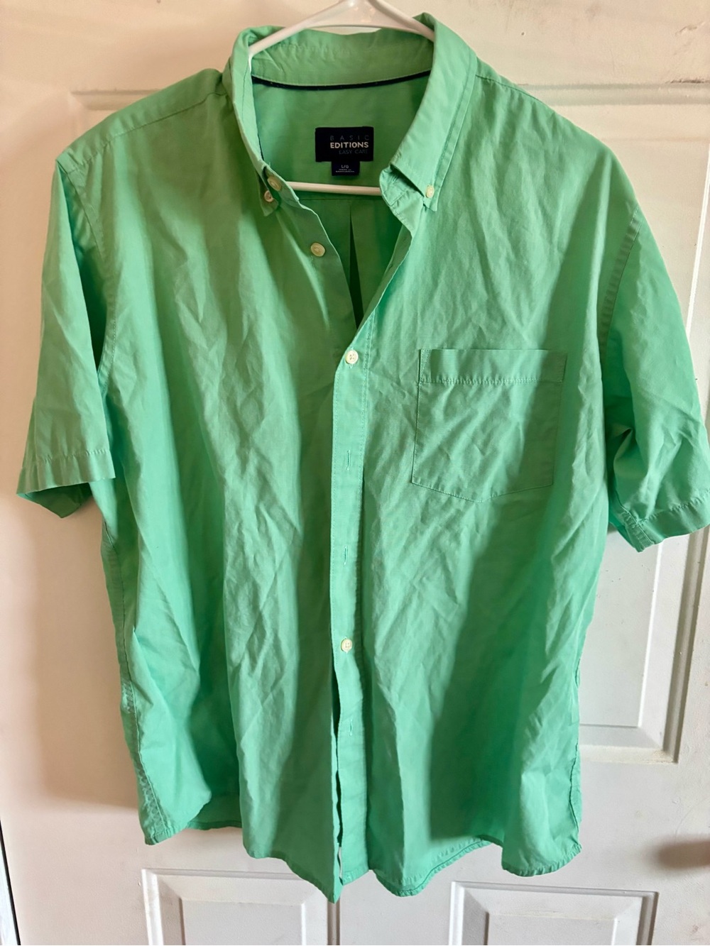 Basic Editions Men's Short Sleeve Button-Down Shirt in Mint Green